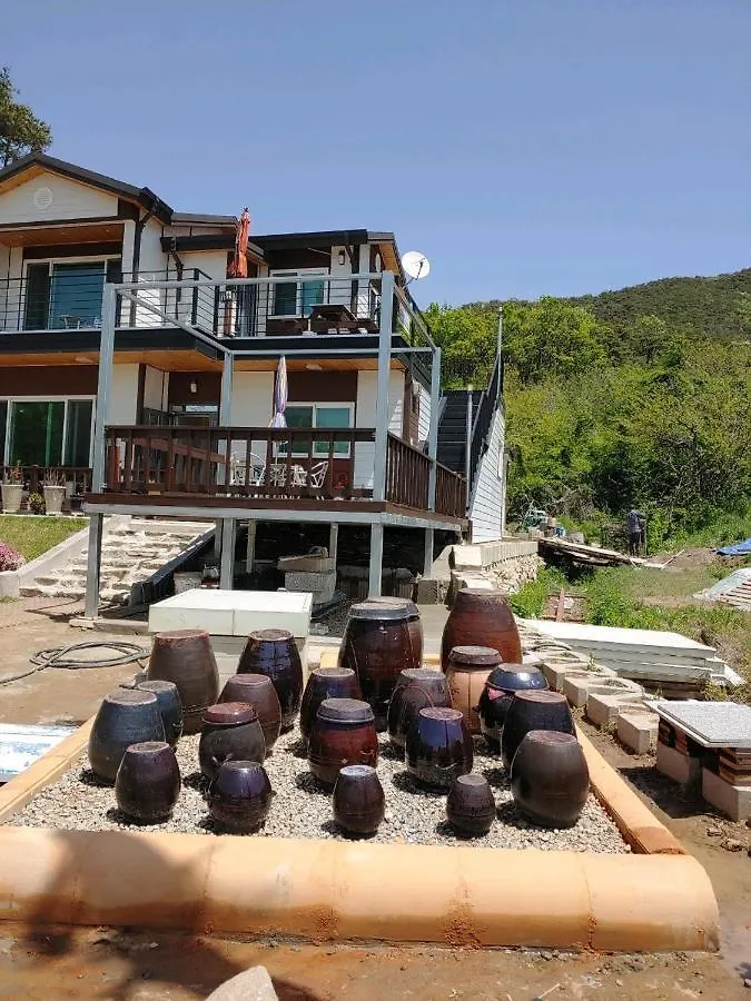 Incheon Dukjukdo Shimpyo Pension 인천 덕적도쉼표펜션 South Korea