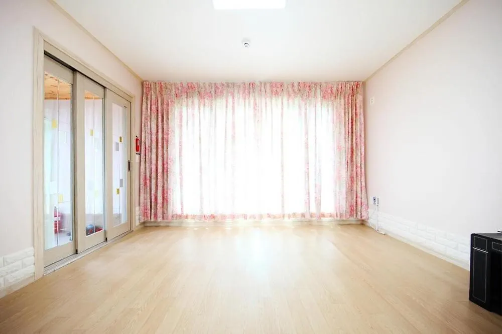 Holiday home Incheon Dukjukdo Shimpyo Pension 인천 덕적도쉼표펜션