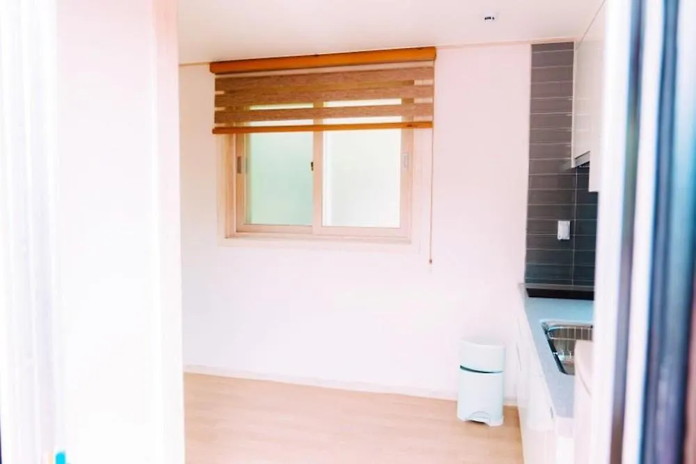 Incheon Dukjukdo Shimpyo Pension 인천 덕적도쉼표펜션 0*,