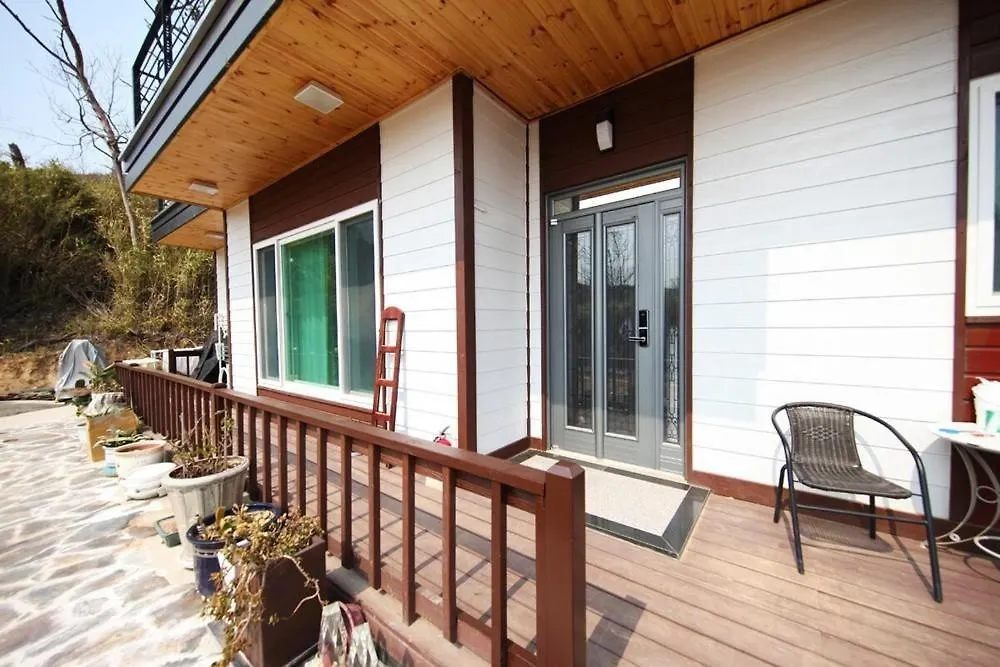 Holiday home Incheon Dukjukdo Shimpyo Pension 인천 덕적도쉼표펜션
