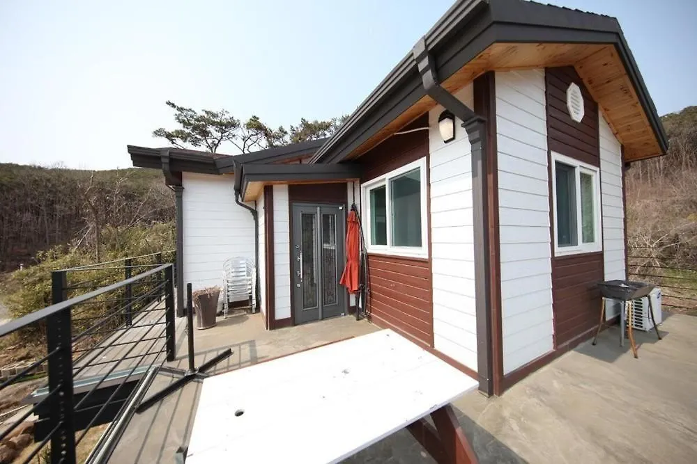 Incheon Dukjukdo Shimpyo Pension 인천 덕적도쉼표펜션 0*,  대한민국